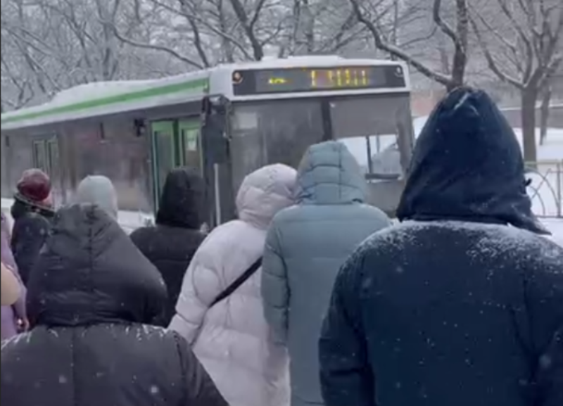 Нечищенные трассы и 10-балльные пробки — дорожный кошмар обрушился на жителей Ставрополя 7 февраля