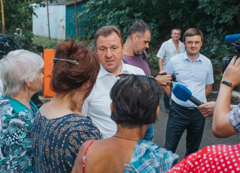 Мэр Ставрополя заявил, что на улице Чехова не будут вырубать деревья
