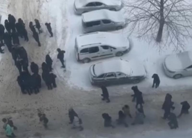 Учащихся всех школ в Ставрополе эвакуировали из-за звонков о минировании