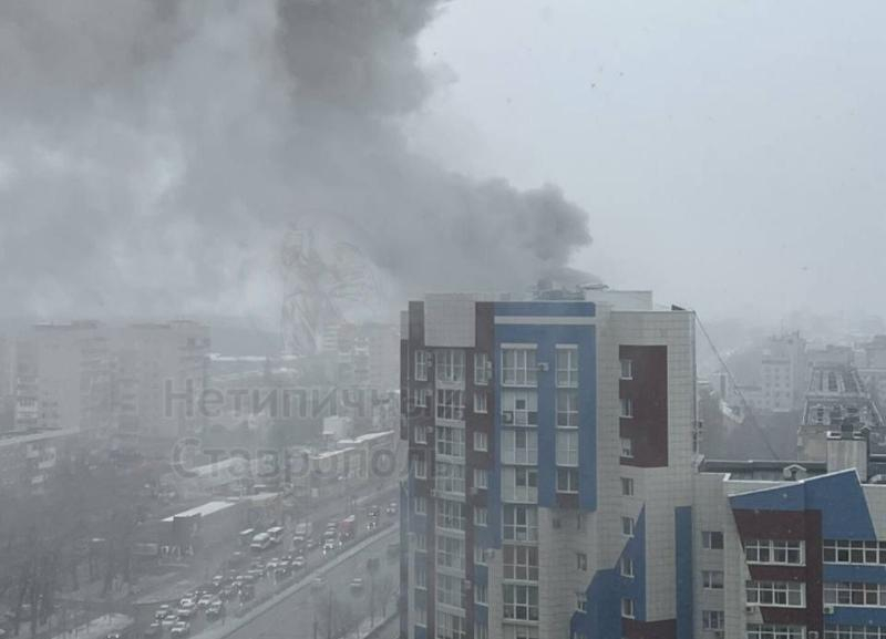 Из многоэтажки при пожаре в Ставрополе спасли семь человек