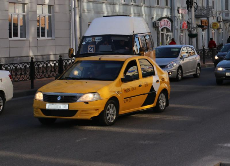 Таксистов Ставрополья обязали показывать тарифы на проезд всем пассажирам
