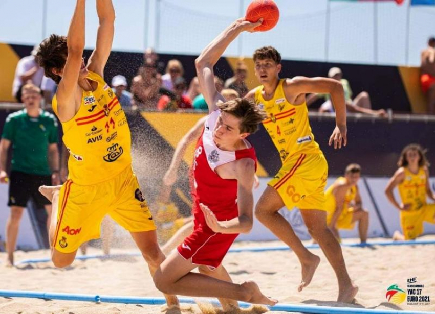 Песок не стал золотым: ставропольцы остались за чертой призеров на чемпионате Европы по пляжному гандболу 