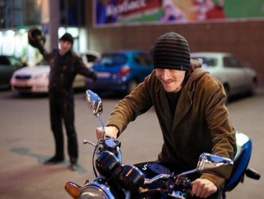Дерзкий 23-летний покупатель избил продавца и угнал его мотоцикл в Пятигорске
