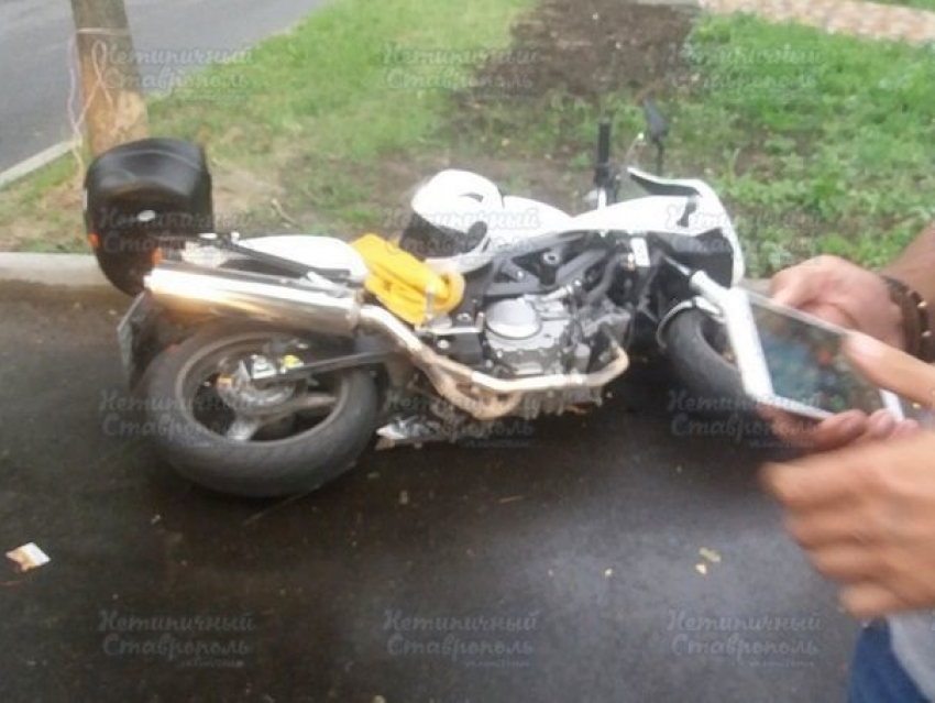 "Семерка» сбила мотоциклиста в Ставрополе