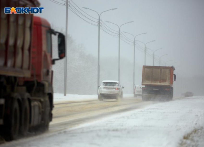 Из-за внезапного снегопада Ставрополь сковали 9-балльные пробки