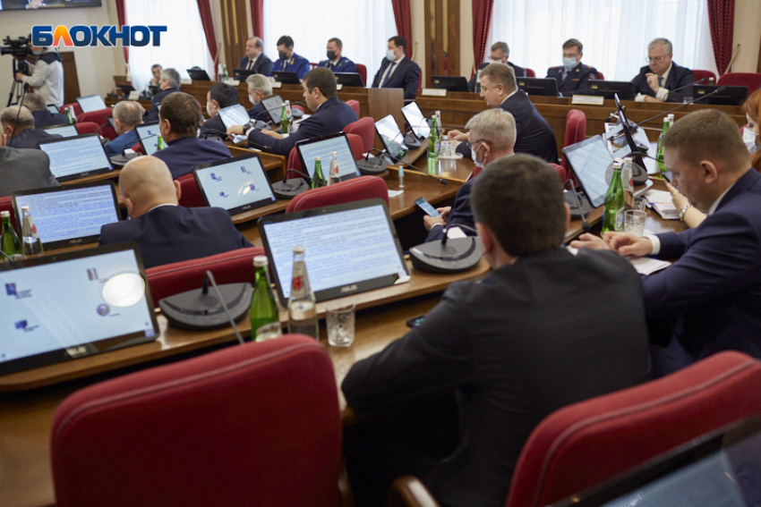 Ставропольским депутатам хотят урезать зарплатный фонд: вместо 25 останется 15