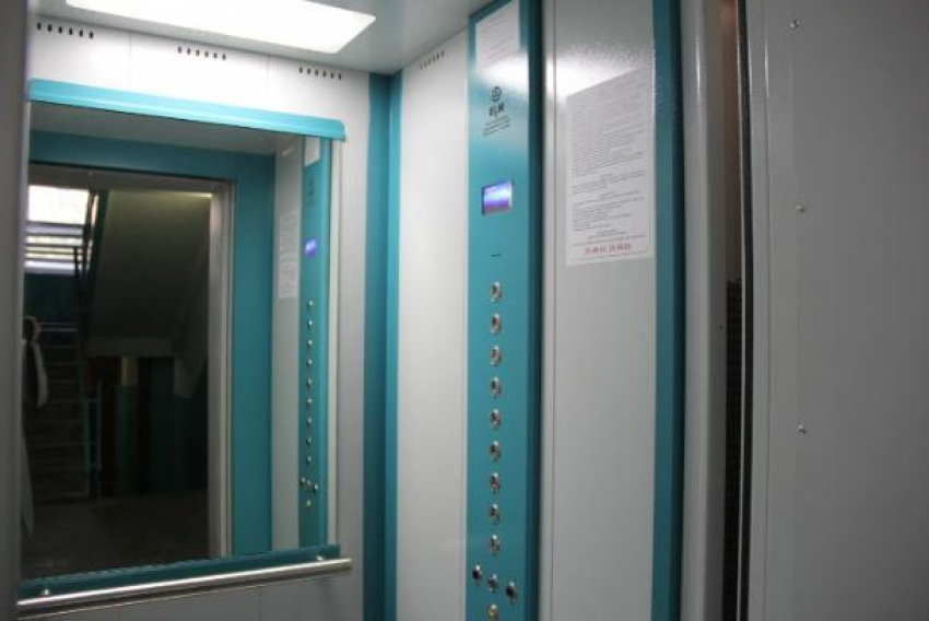 На Ставрополье идут работы по замене старых лифтов