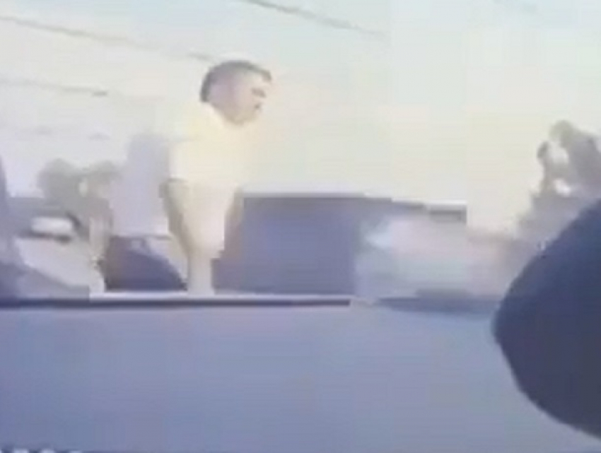 Появилось видео наезда «Приоры» на сотрудника ДПС в Ставропольском крае