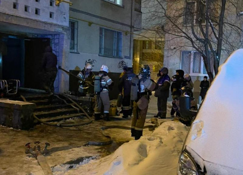 В Ставрополе из-за пожара в многоэтажке эвакуировали 25 человек