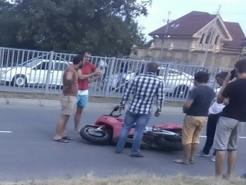 Молодой водитель «Honda-CR-V» перевернул мотоцикл и разбился насмерть под Ставрополем