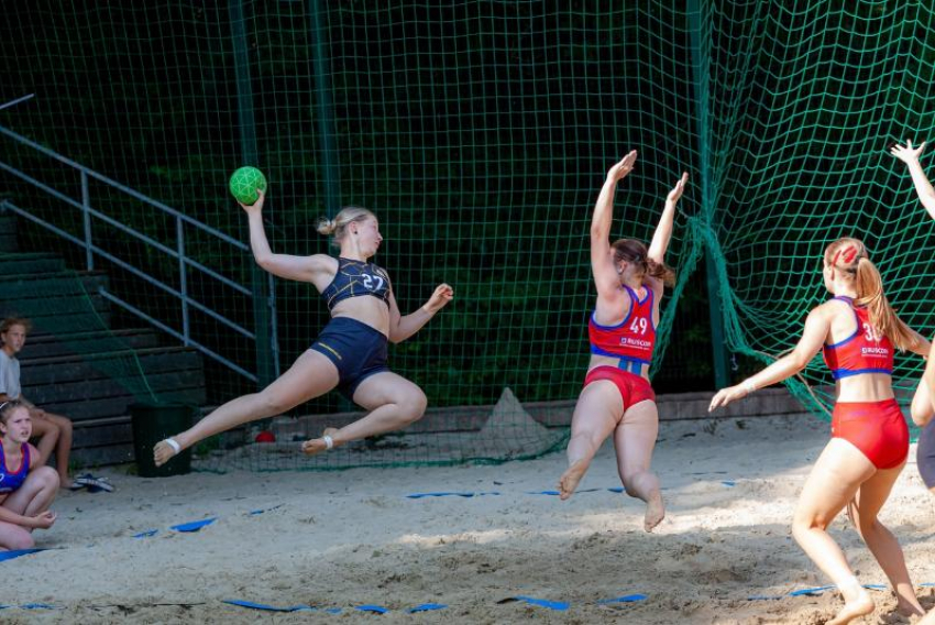 На родном песке «Ставрополье» вернуло себе пальму первенства чемпионата страны по пляжному гандболу