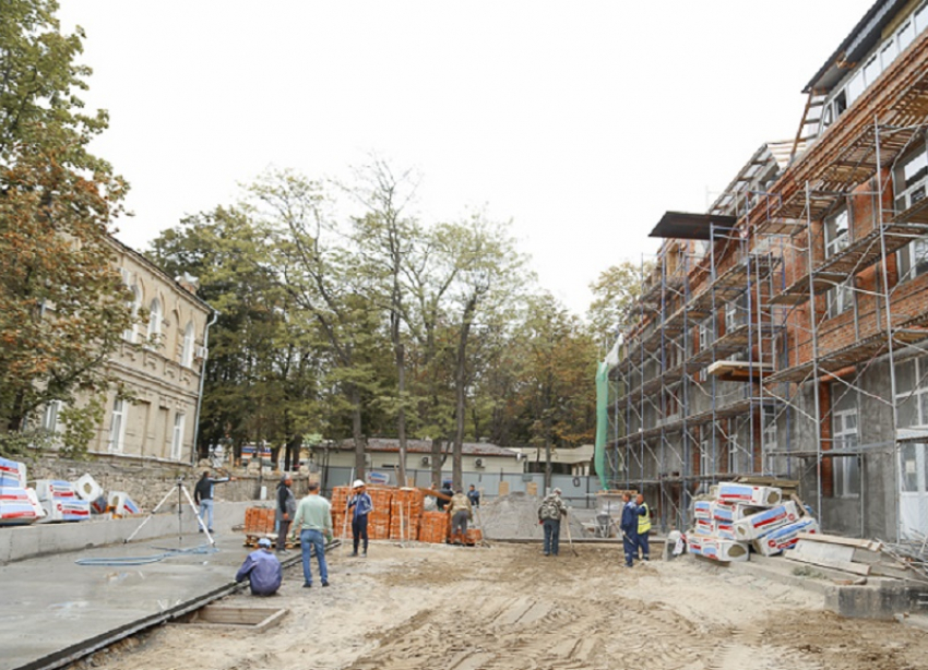 На реконструкцию гимназии в Пятигорске опять потребовались деньги