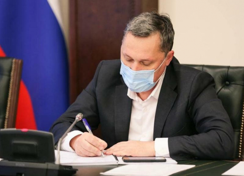 Врачам едва удалось спасти жизнь заболевшего коронавирусом мэра Пятигорска