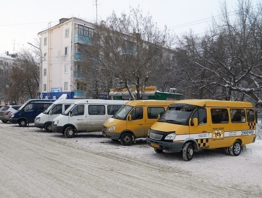 Администрация утверждает, что маршрутки ходят по расписанию, но вечером уехать невозможно, - жители Ставрополя