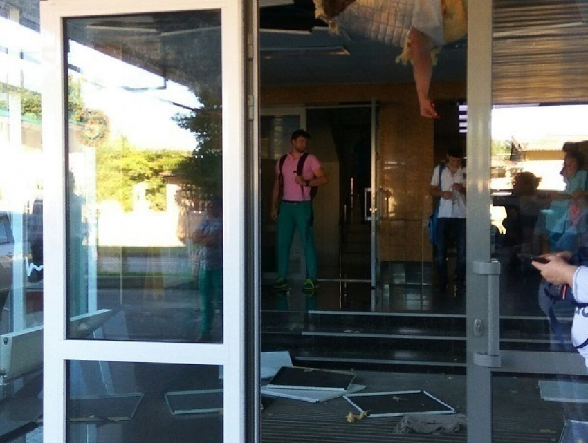 Мужчина выпал из окна «Европарка» в Ставрополе 