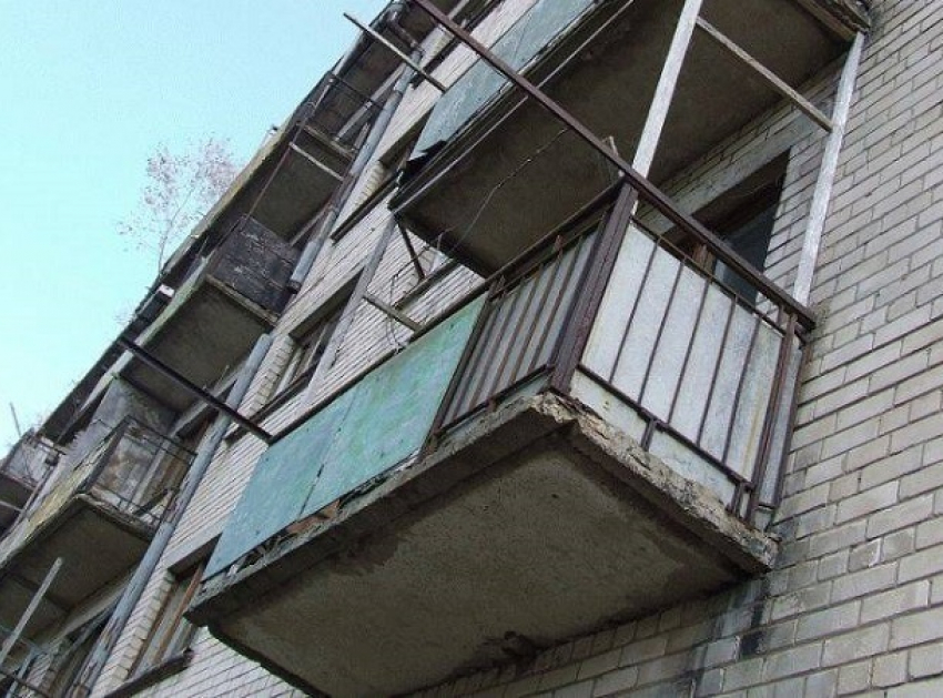 6-летний мальчик выпал с балкона и разбился насмерть в Ставрополе 