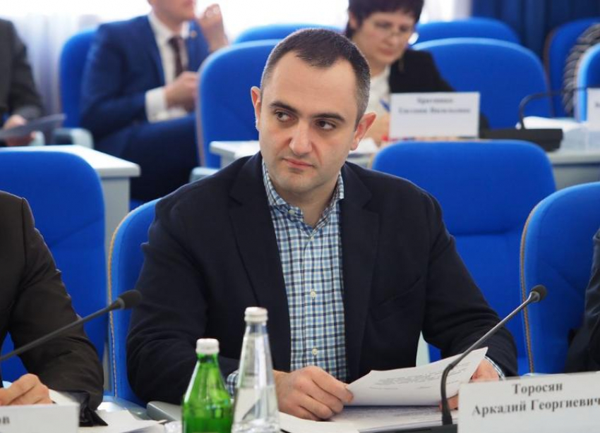 Самый бедный депутат думы Ставрополья Аркадий Торосян активно посещал заседания парламента