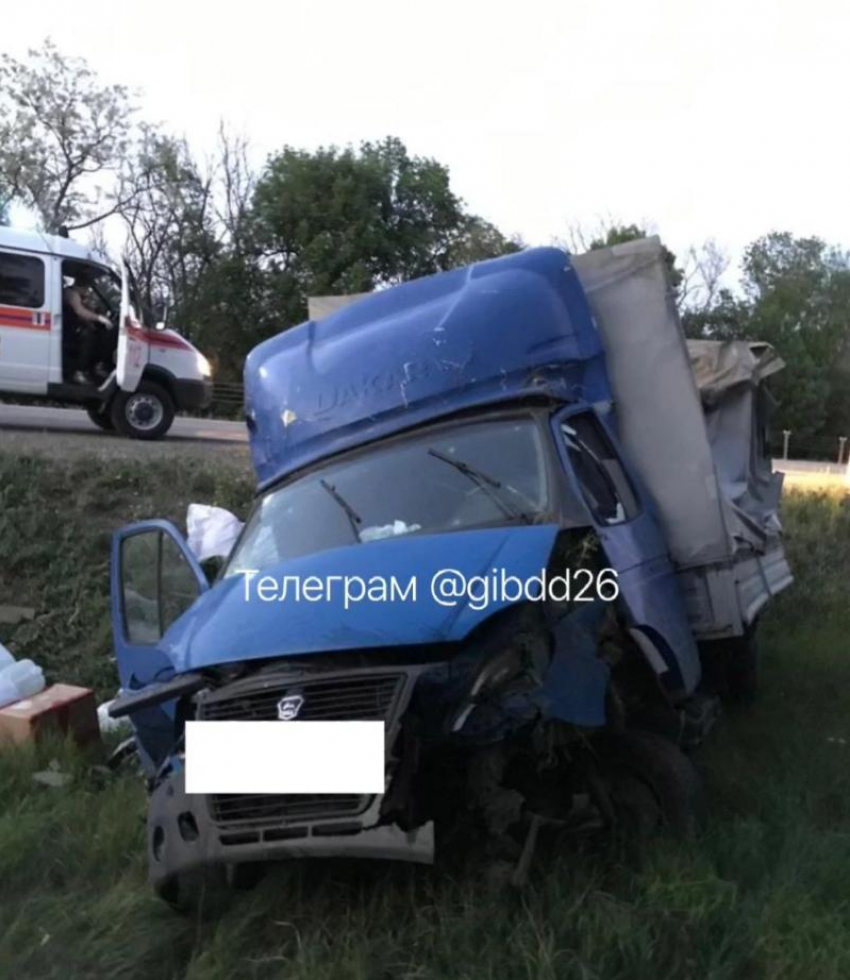 В тройной аварии на Ставрополье погиб человек