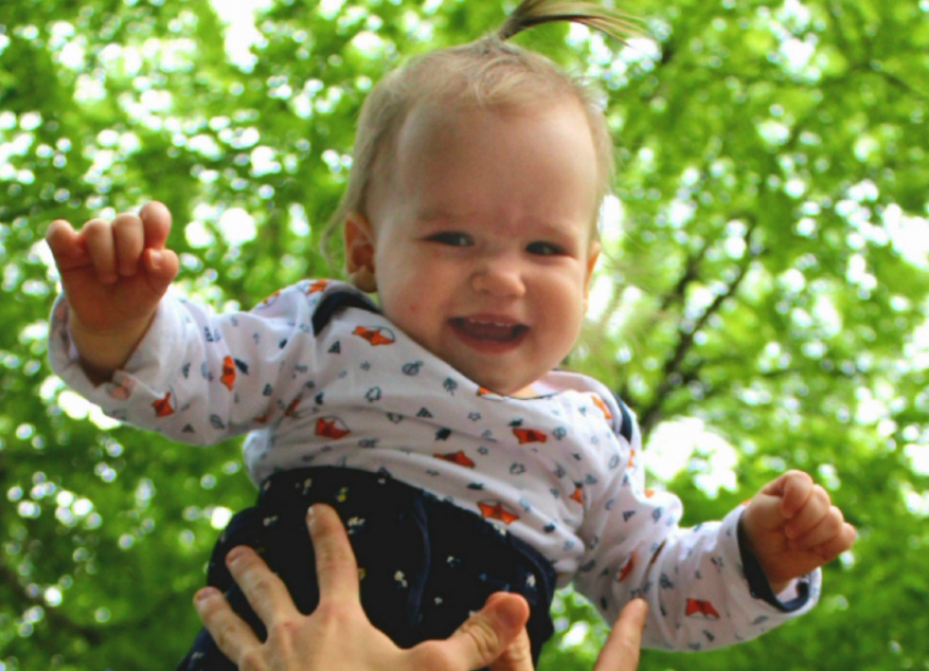 «Люблю кусать родителей»: Машенька Симоненко в конкурсе «Самая чудесная улыбка ребенка 2020»