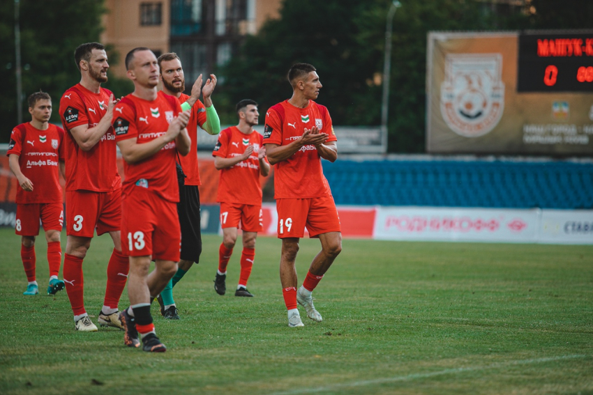 Минус вратарь и хавбек, зато капитан остается: в пятигорском «Машуке» грянули кадровые пертурбации