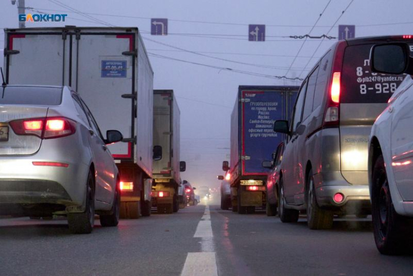 На Ставрополье сразу на 17 дорогах будет временно ограничено движение грузовиков до 30 апреля