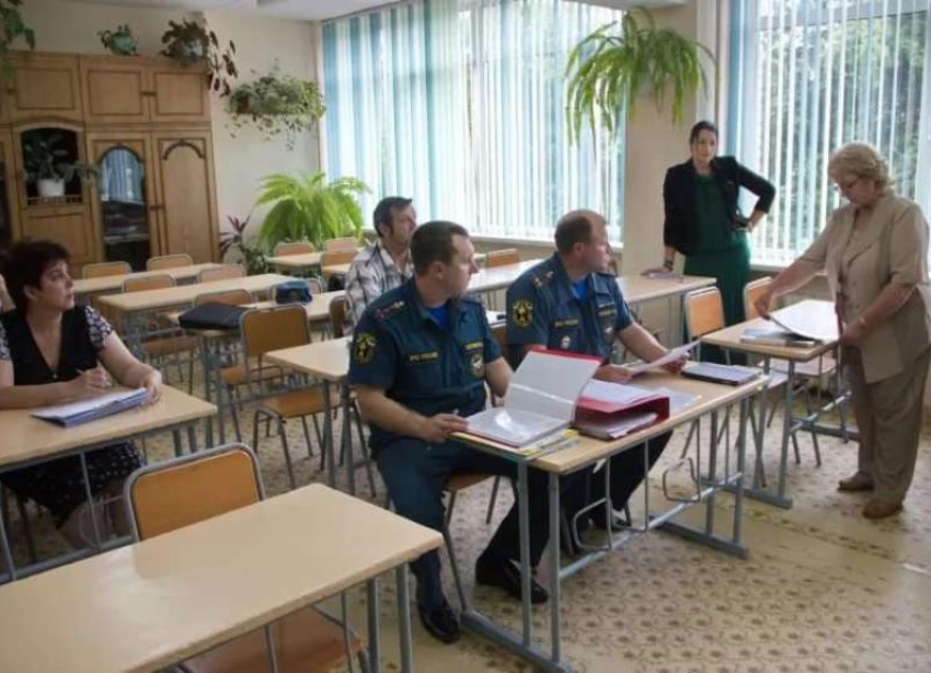 Перед началом учебного года в Ставрополе проверят безопасность школ и детсадов