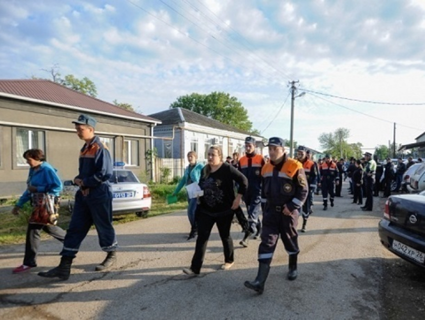 Жители экстренно эвакуированного села вернулись в свои дома на Ставрополье