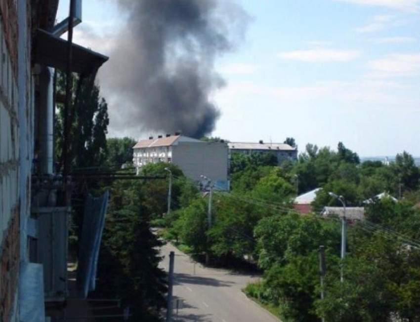 Крупный пожар в МинВодах: сгорел склад с красками