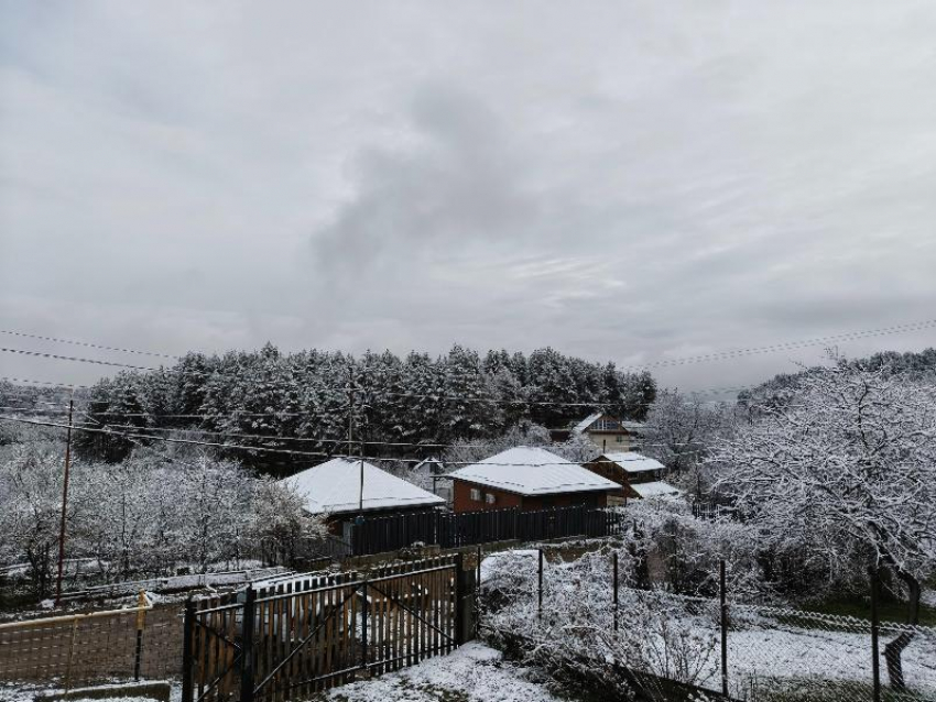 Фото засыпанных снегом городов КМВ появились в сети 23 апреля 