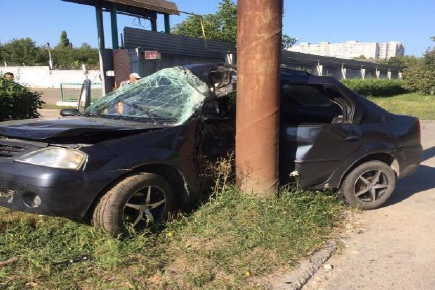 Водитель иномарки погиб в Ставрополе от столкновения с электроопорой на высокой скорости