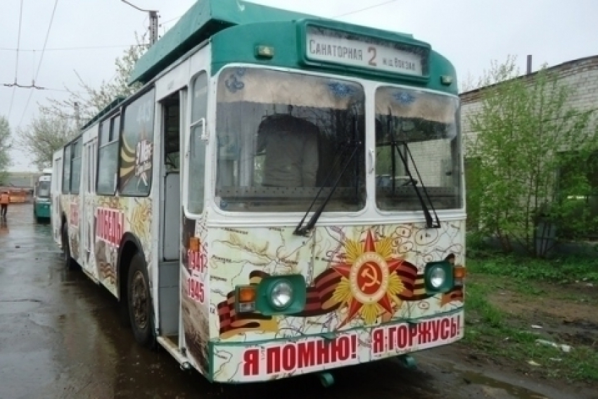 Троллейбусы Ставрополя украсили к 9 мая