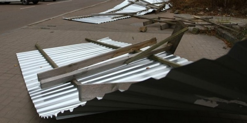 Ураганный ветер снес крышу школ и дома культуры в районе Ставрополья