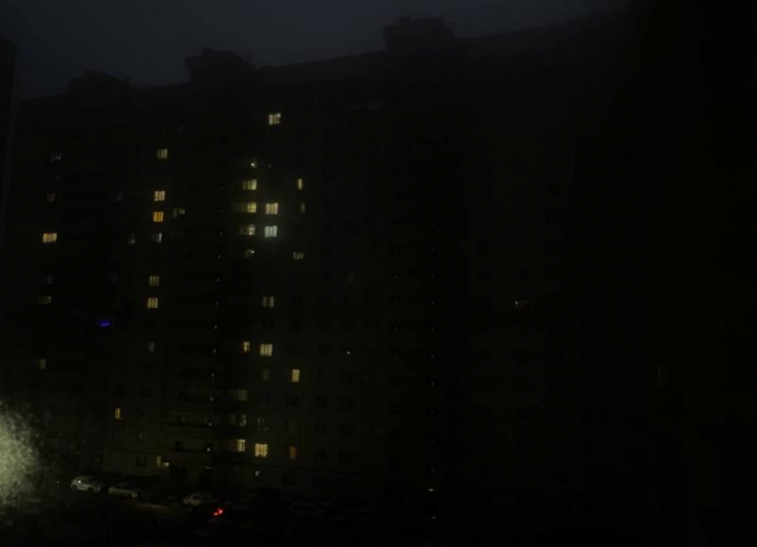 Жители юго-западного района Ставрополя снова остались без света