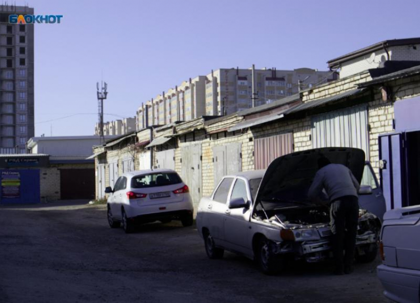 Взрыв на СТО в Ставрополе: автослесарь в тяжелом состоянии после демонтажа колеса