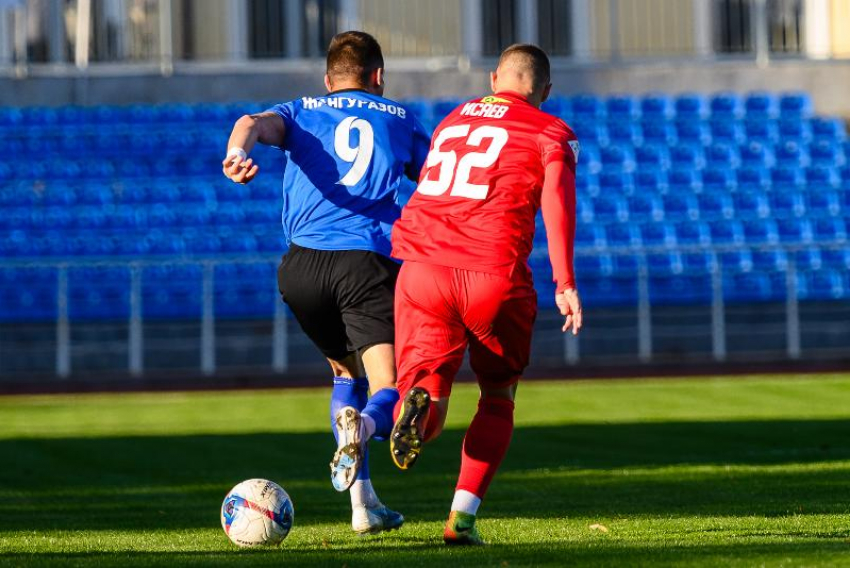 Остались при своих: футбольная битва в Ставрополе закончилась боевым миром