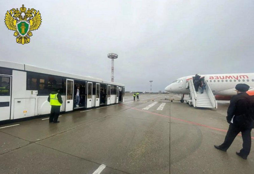 Самолет из Самарканда приземлился вместо Сочи в Минеральных Водах