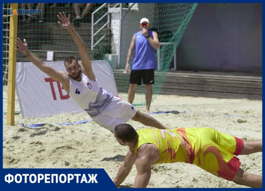 На ставропольском песке отгремели баталии второго тура чемпионата России по пляжному гандболу 