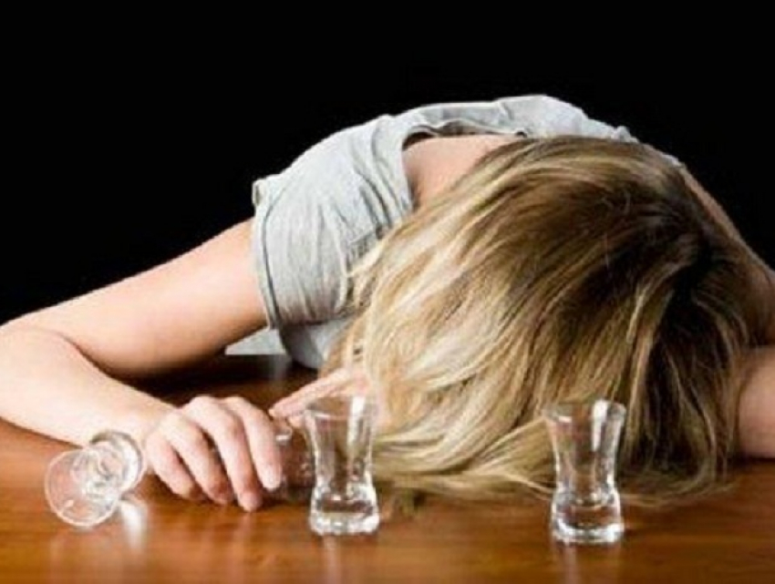 Ставропольчанки рассказали, почему любят прикладываться к бутылке