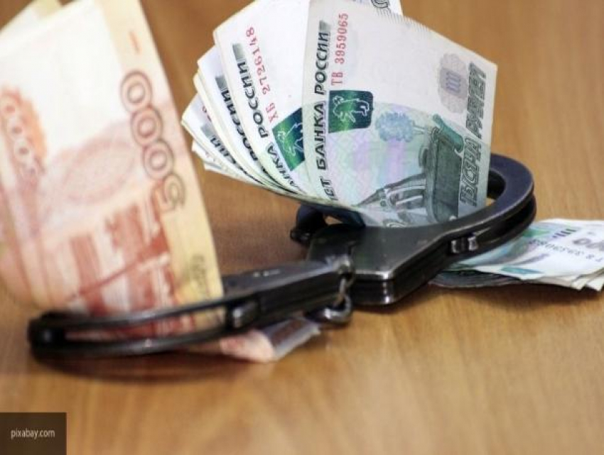 В Ипатово таксист обманул пенсионера и мошенников на 146 тысяч рублей