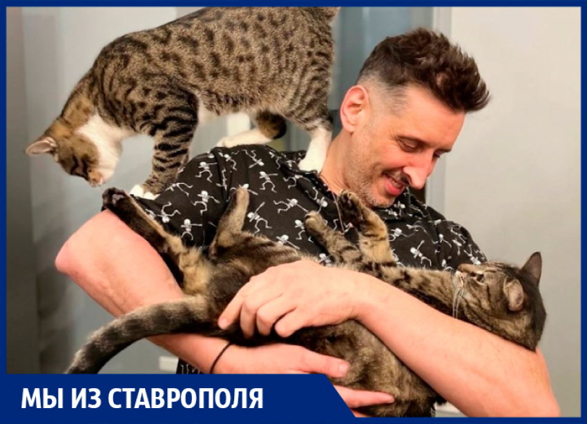 Разрывает хит-парады и воспитывает кошек: как живет солист группы «Градусы» из Ставрополя Руслан Тагиев в 2023 году 