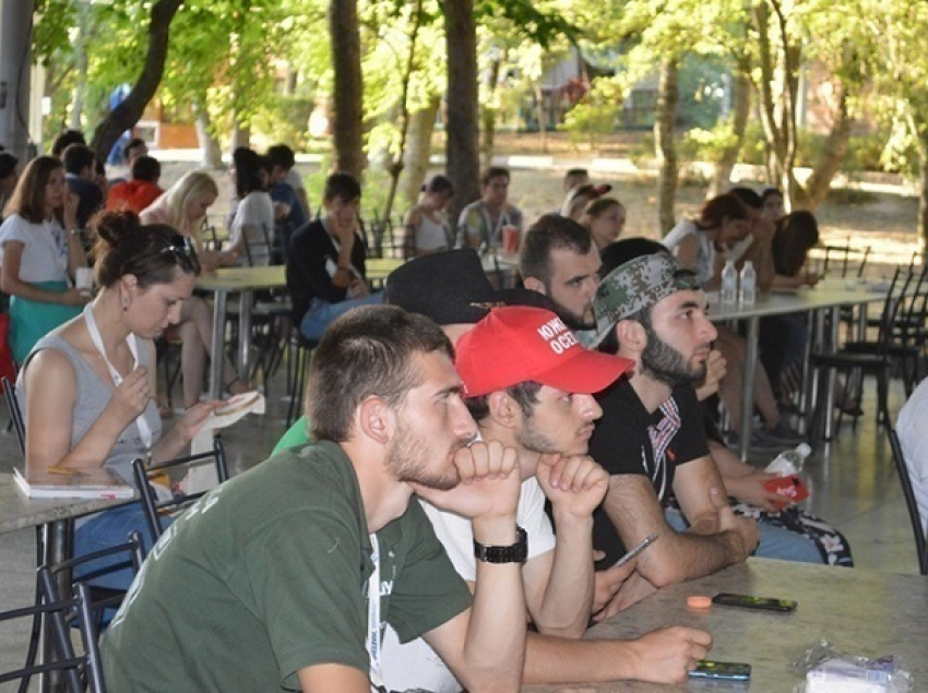 Рассказы о смерти: участникам форума «Машук» показали ужасающие кадры с места страшной аварии на Ставрополье, в которой погибли 9 человек