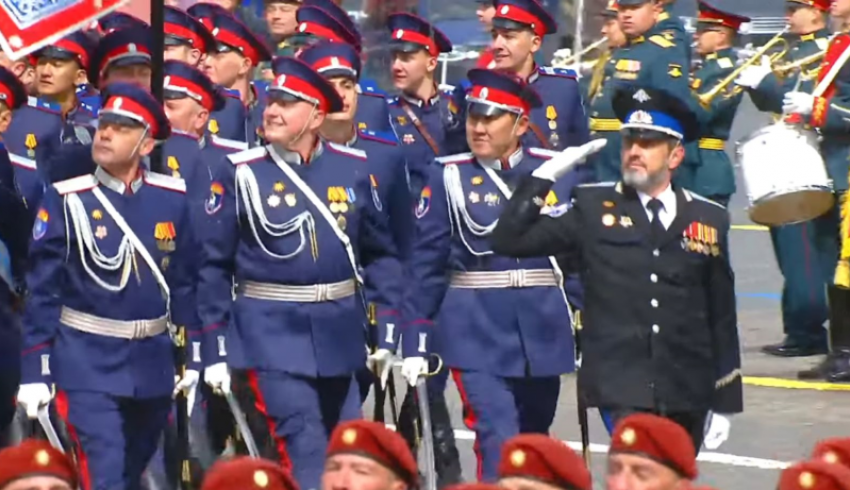 Атаман-ставрополец Виталий Кузнецов возглавил парадный расчет на Красной площади в День Победы