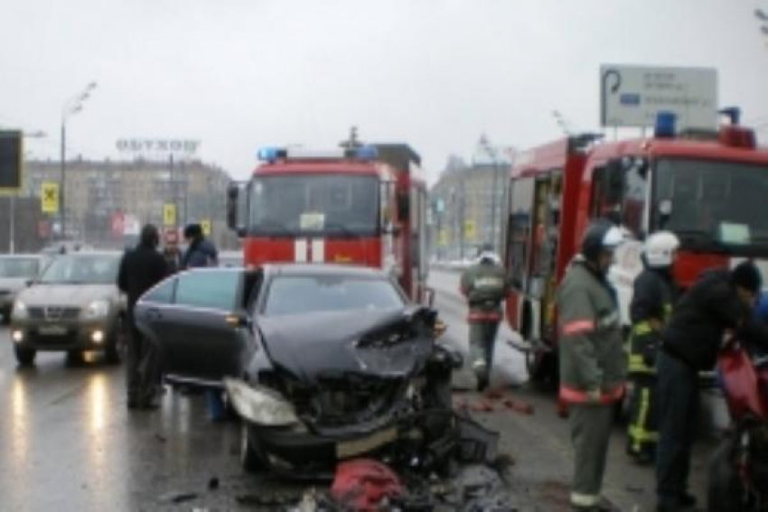 Три иномарки столкнулись на улице Доваторцев в Ставрополе