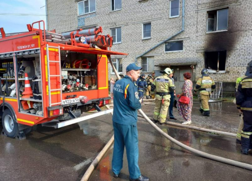 Из загоревшегося общежития в Ставрополе спасли 10 человек