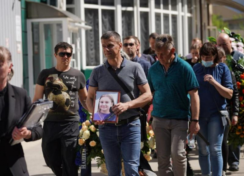 Состоялись похороны погибших в ДТП на Ставрополье юных спортсменок 