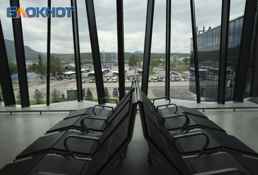 Отменены 8 рейсов и 17 задерживаются: ограничения в работе аэропортов Москвы затронули перелеты со Ставропольским краем