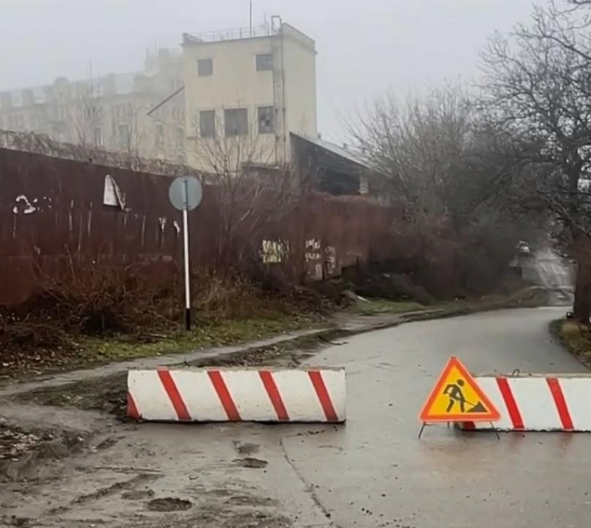 Закрытый проезд на «Музыкальный мост» в Ставрополе вызвал дискуссию в соцсетях 