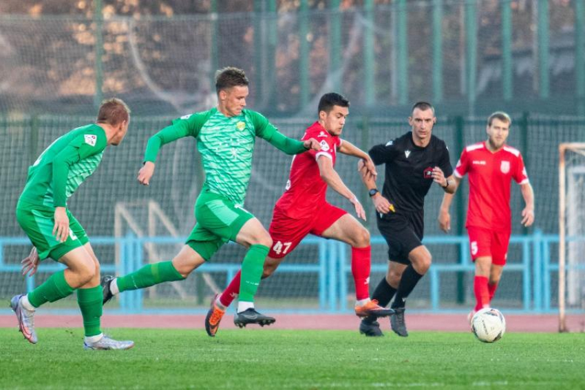 Опять 0-0: футболисты пятигорского «Машука-КМВ» потеряли очки в матче с майкопчанами из «Дружбы» 