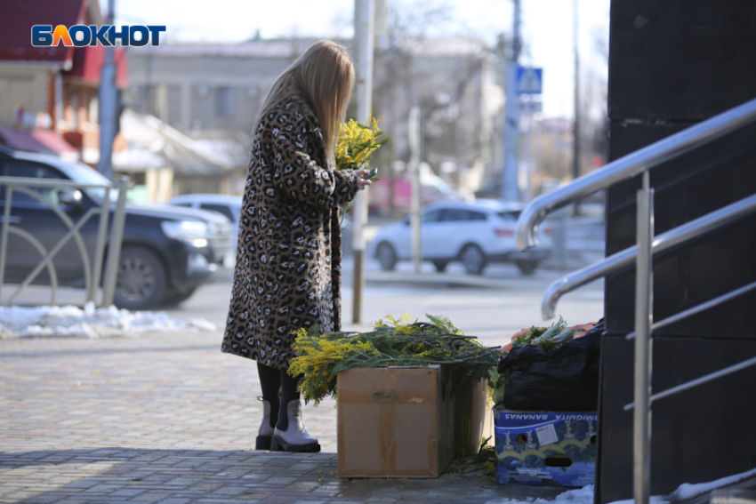 Цветы и путевки хотели бы получить ставропольчанки в Международный женский день