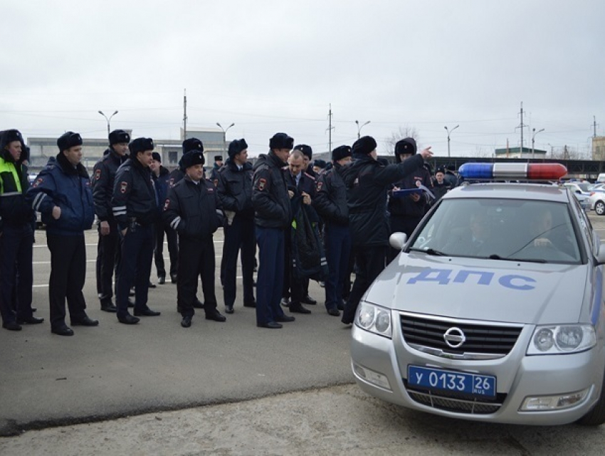 Представители госавтоинспекции показали, как умеют стрелять на Ставрополье